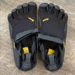 ❣️Brand New! Vibram 5 Fingers. Never worn.